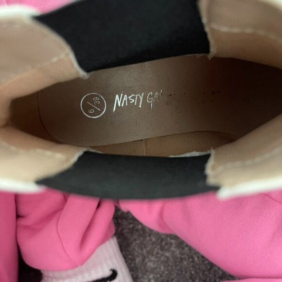 Nasty Gal Chunky White Platform Book - Picture 7 of 7